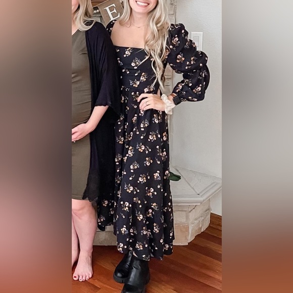 Reformation Mica Dress in Evita — Black Floral Midi - Picture 5 of 5